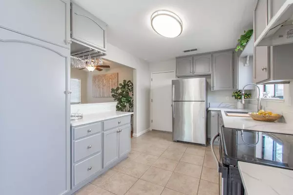 926 Brierglen WAY, Sacramento, CA 95834