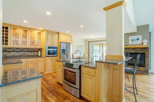 18114 Judicial WAY N, Lakeville, MN 55044