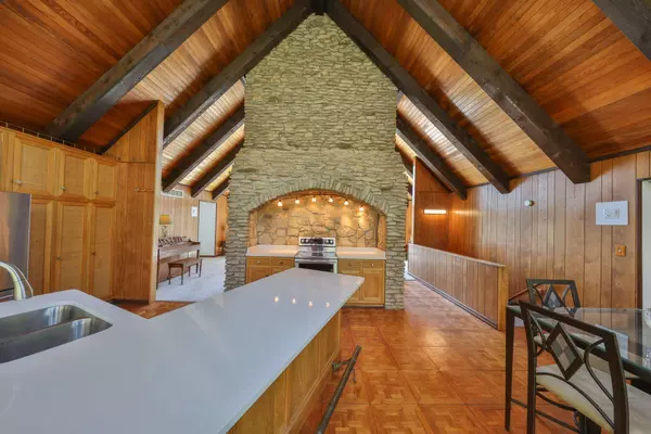 7037 Opossum DR, Nineveh, IN 46164