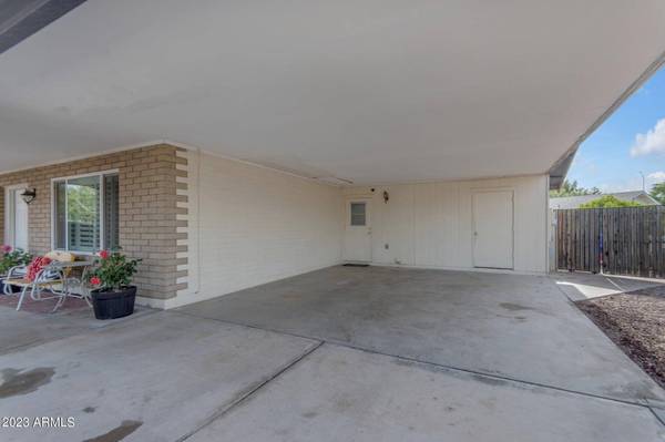 704 N GENTRY Circle, Mesa, AZ 85213