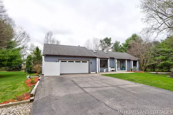 16528 James Street, Holland, MI 49424