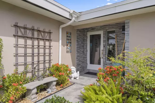 1516 Wagner CIR, Lake Clarke Shores, FL 33406