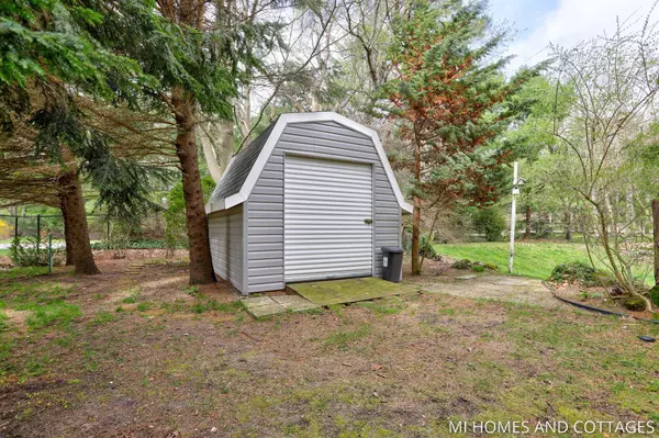 16528 James Street, Holland, MI 49424