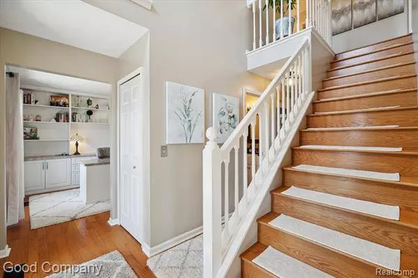 7853 HILLSIDE LAKES Drive, Brighton, MI 48116