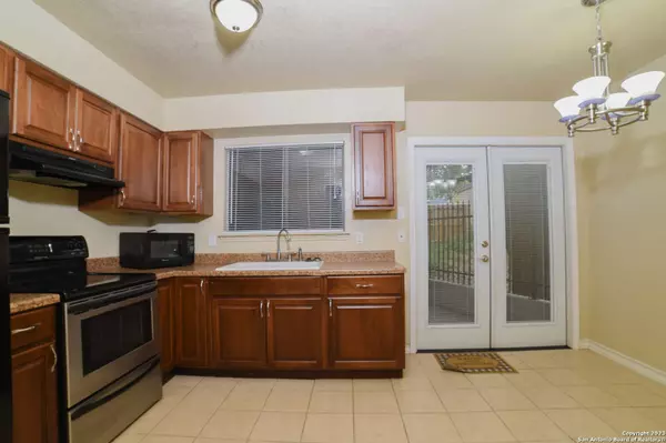 5809 RUE ROYALE, San Antonio, TX 78240-2339