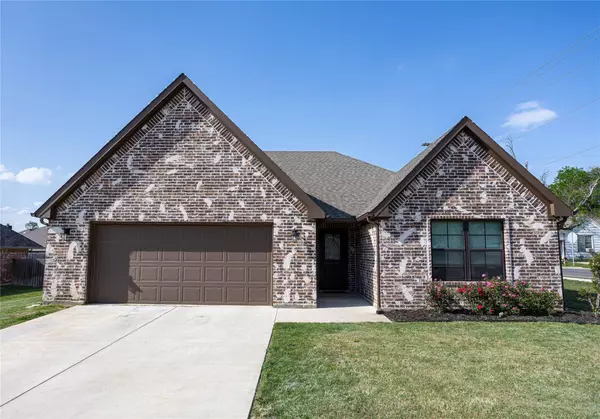 100 Prairie Grass Drive, Whitesboro, TX 76273