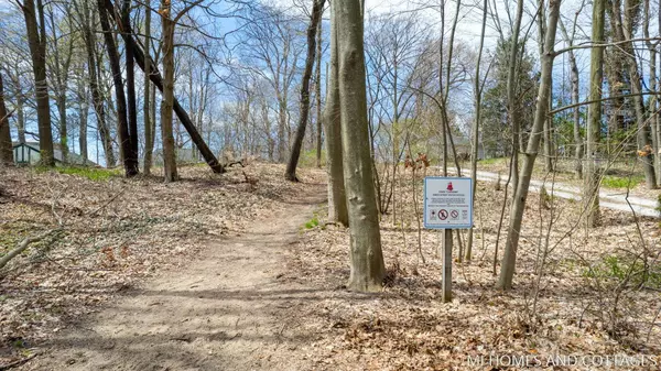 16528 James Street, Holland, MI 49424