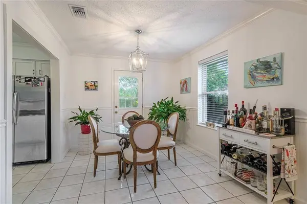 305 SUGARPINE DR, Gretna, LA 70056