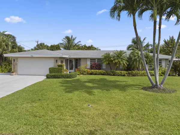 1516 Wagner CIR, Lake Clarke Shores, FL 33406