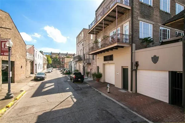 730 ST CHARLES AVE #203, New Orleans, LA 70130