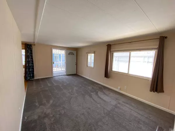 37 Maywood DR, Santa Rosa, CA 95409