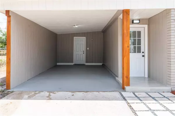 1708 WINDSOR WAY, Tampa, FL 33619