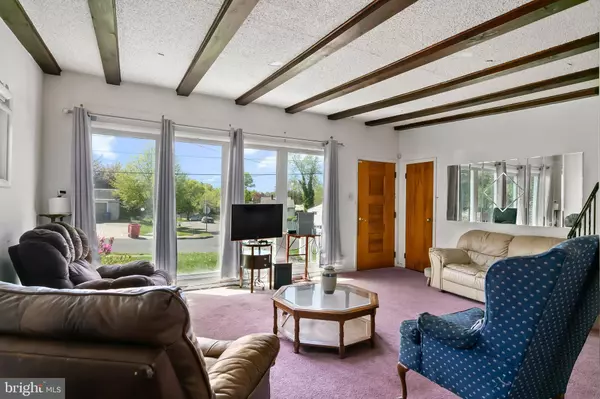 4 AVA AVE, Somerdale, NJ 08083