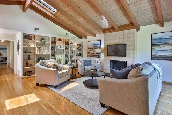 1360 Tourmaline Street, San Diego, CA 92109