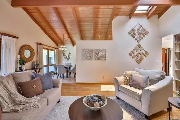 1360 Tourmaline Street, San Diego, CA 92109