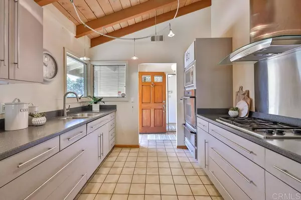 1360 Tourmaline Street, San Diego, CA 92109