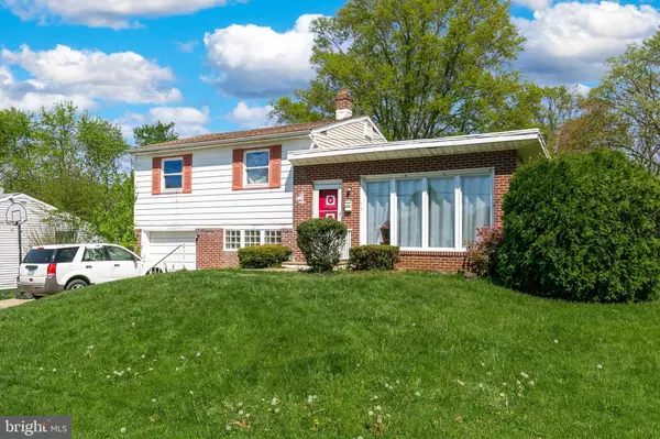 4 AVA AVE, Somerdale, NJ 08083