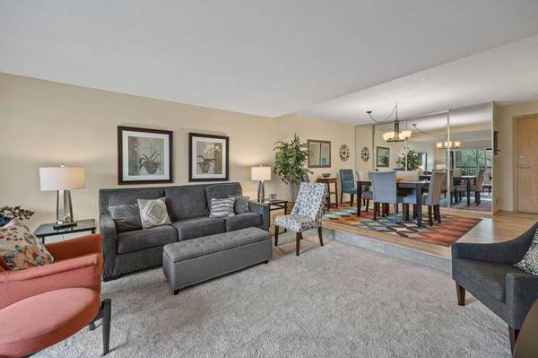 4820 Park Commons DR #239, Saint Louis Park, MN 55416