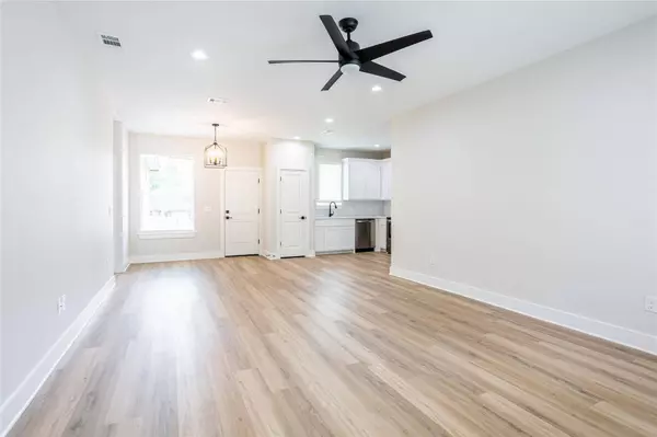 920 W Day Street, Denison, TX 75020