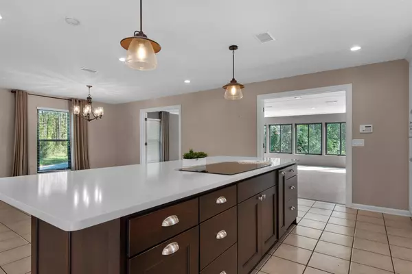 325 Man O War Cir, Cantonment, FL 32533