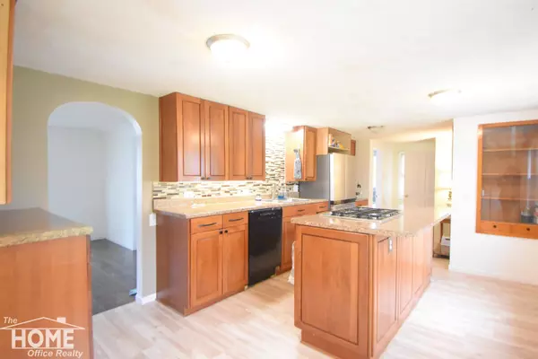 4171 Risedorph St, Burton, MI 48509