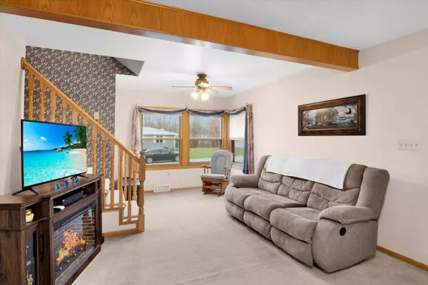 915 2nd ST, Pepin Twp, WI 54759