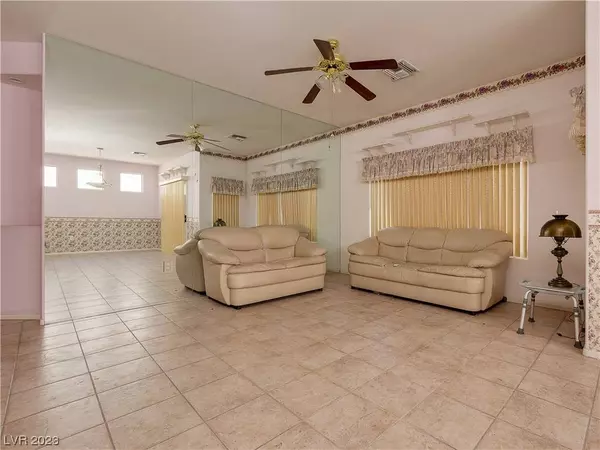 2007 Sun Cliffs Street, Las Vegas, NV 89134