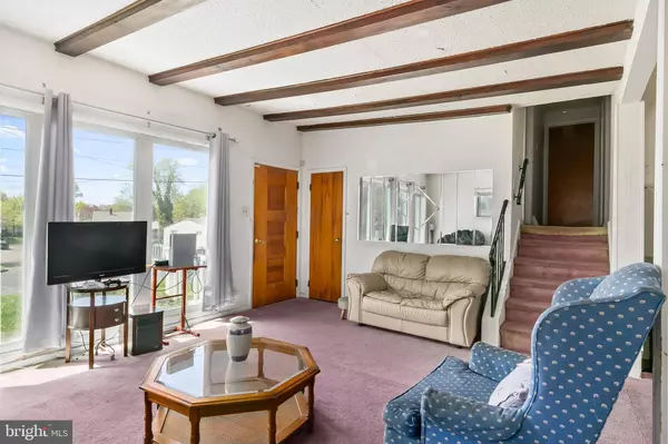 4 AVA AVE, Somerdale, NJ 08083