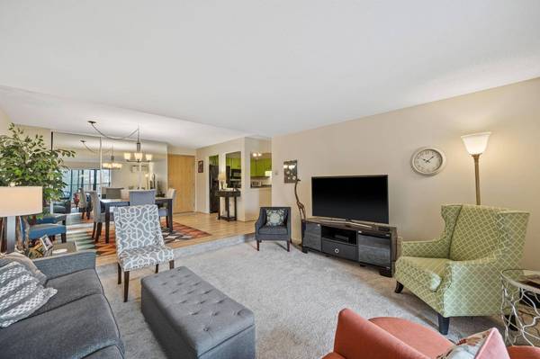 4820 Park Commons DR #239, Saint Louis Park, MN 55416