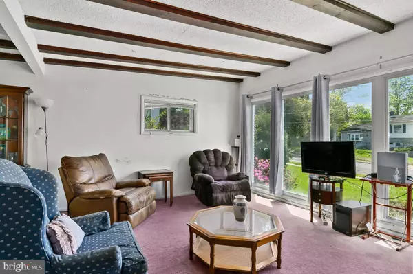 4 AVA AVE, Somerdale, NJ 08083