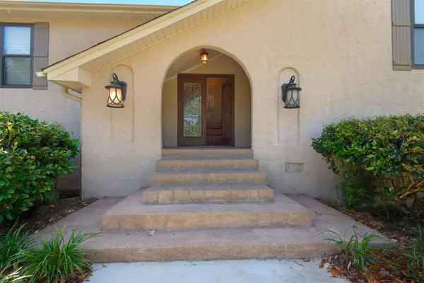 325 Man O War Cir, Cantonment, FL 32533