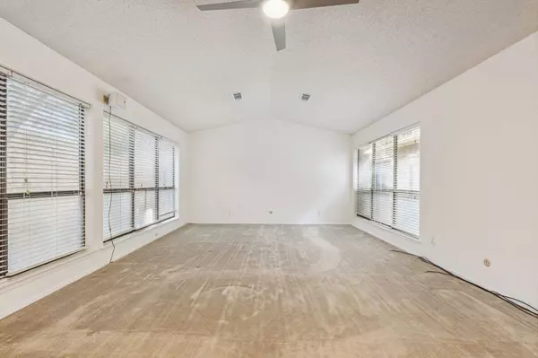 2018 Winter Sunday Way, Arlington, TX 76012