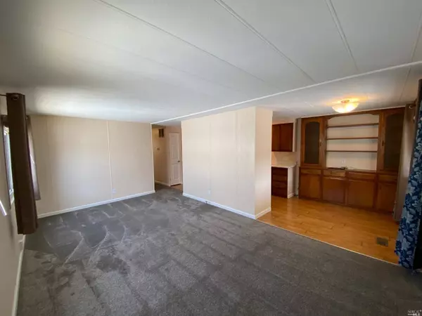 37 Maywood DR, Santa Rosa, CA 95409