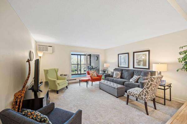 4820 Park Commons DR #239, Saint Louis Park, MN 55416