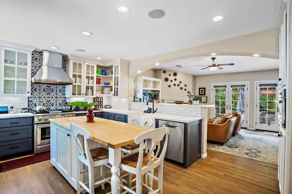 3938 Bartley DR, Sacramento, CA 95822