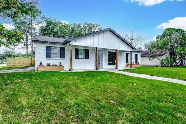 10722 Carlota CT, Houston, TX 77096