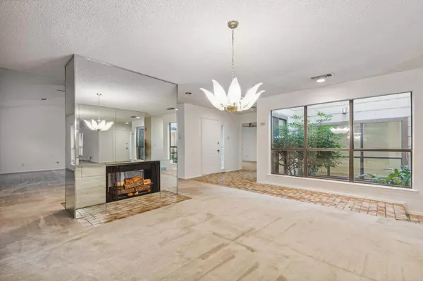 2018 Winter Sunday Way, Arlington, TX 76012