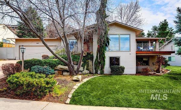 927 E Hearthstone Dr, Boise, ID 83702