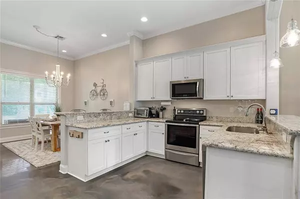 28 HESTER ST, Madisonville, LA 70447