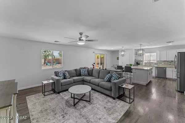 11476 W Bannerstone Street, Marana, AZ 85658