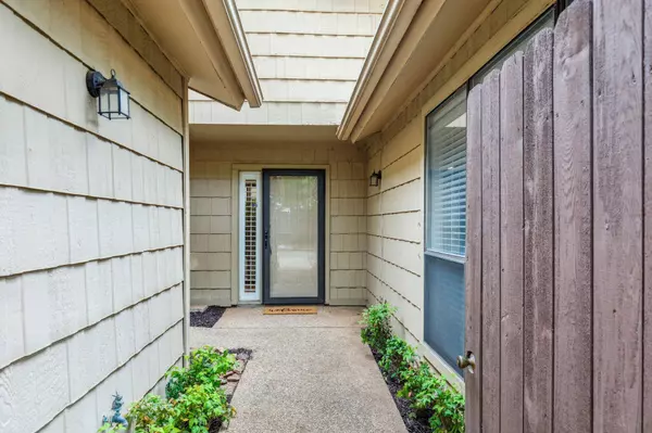 2018 Winter Sunday Way, Arlington, TX 76012