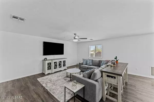 11476 W Bannerstone Street, Marana, AZ 85658