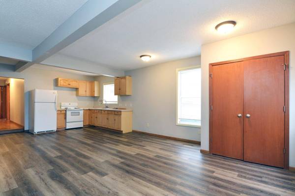 906 Fremont AVE, Saint Paul, MN 55106