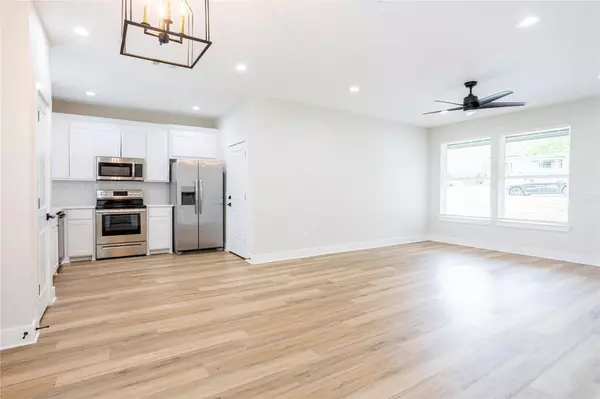 920 W Day Street, Denison, TX 75020