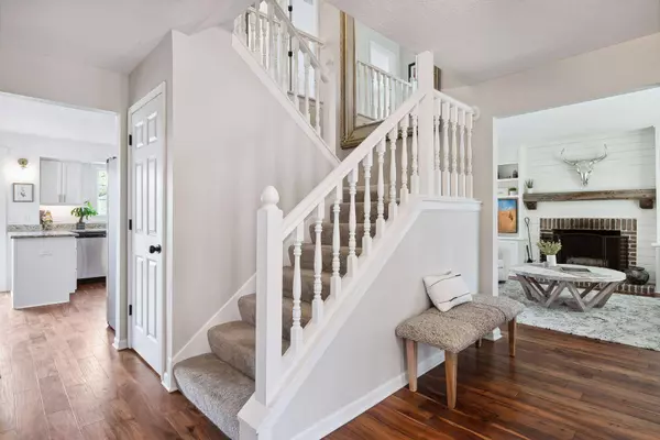 3980 Hawthorn CIR, Chanhassen, MN 55331