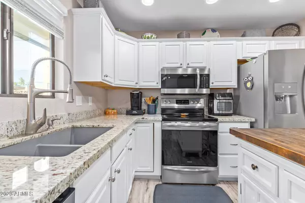 4611 W CONTINENTAL Drive, Glendale, AZ 85308