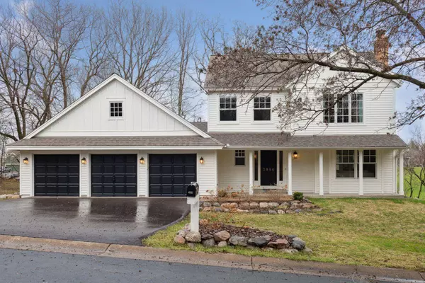 3980 Hawthorn CIR, Chanhassen, MN 55331