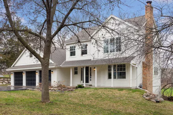 3980 Hawthorn CIR, Chanhassen, MN 55331