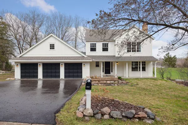 3980 Hawthorn CIR, Chanhassen, MN 55331