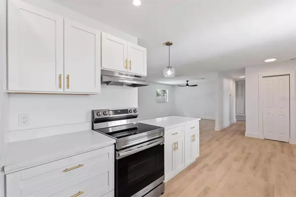 2710 21ST AVE W, Bradenton, FL 34205